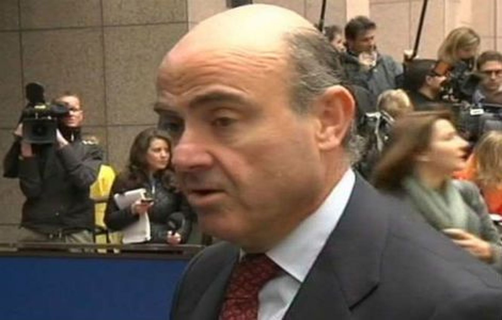 Guindos no prevé más exigencias de Bruselas por el "espaldarazo" al plan de reformas