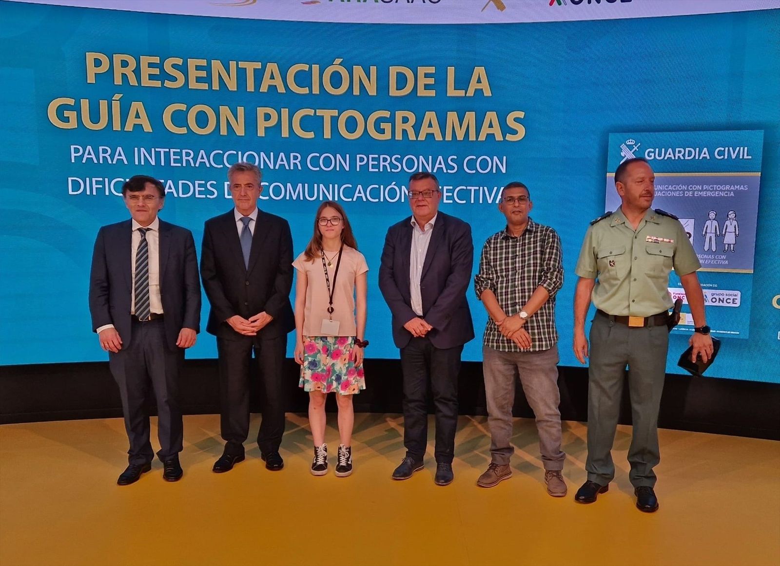 La Guardia Civil y la Fundación ONCE presentan una guía con pictogramas para personas con dificultades cognitivas