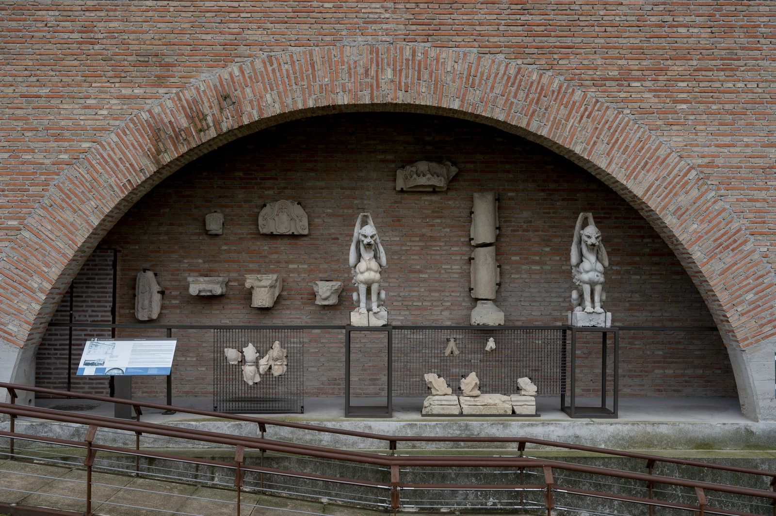 Antiquarium y las Murallas de Alcalá de Henares