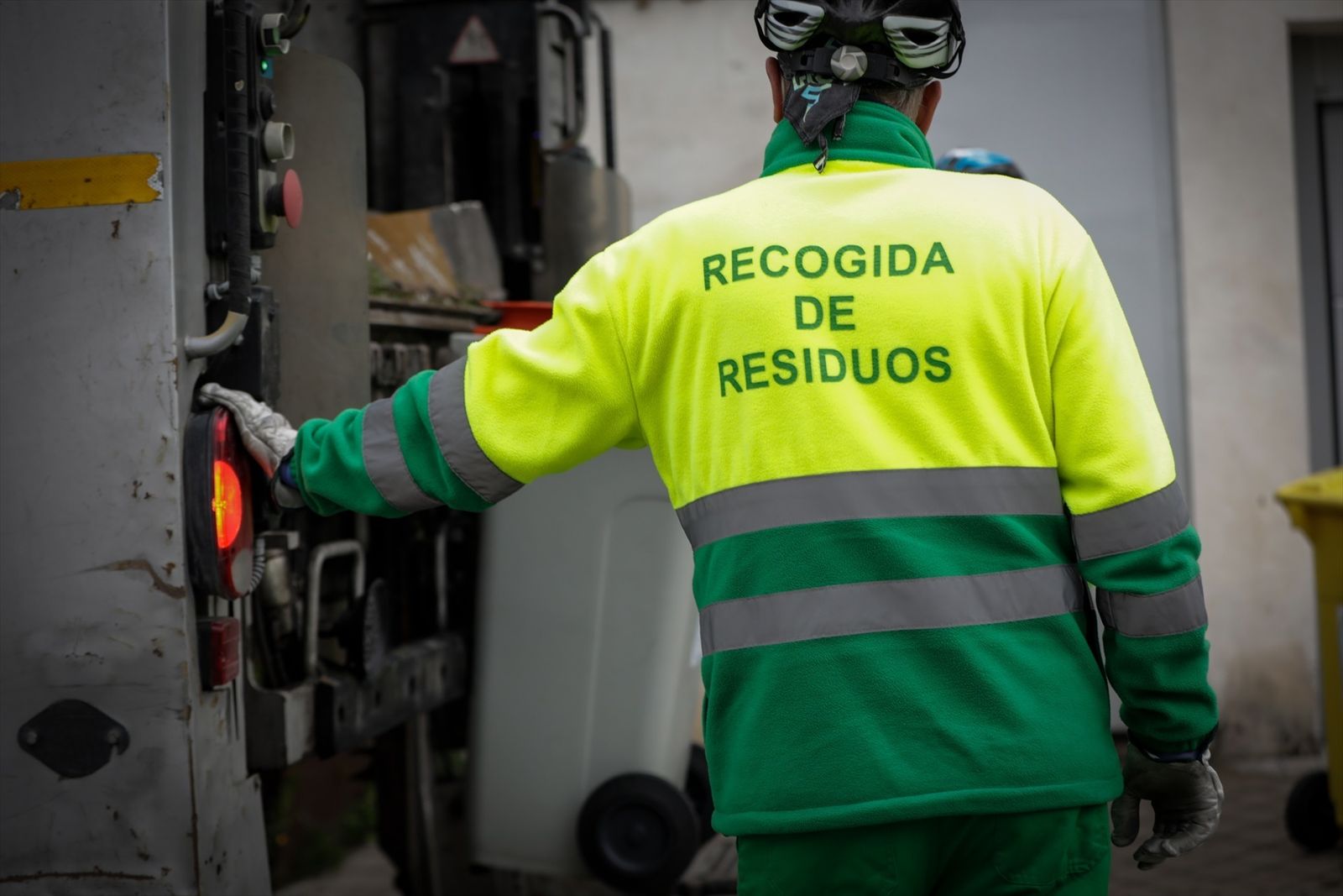Trabajador de la recogida de residuos del Ayuntamiento de Madrid