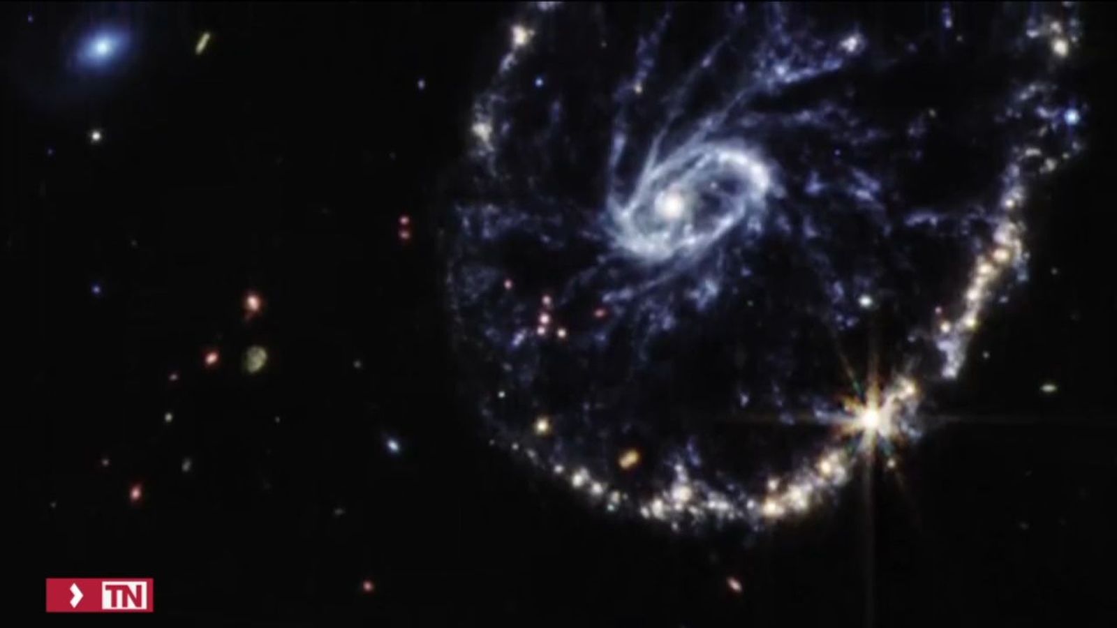 El caos de la galaxia Rueda de Carro