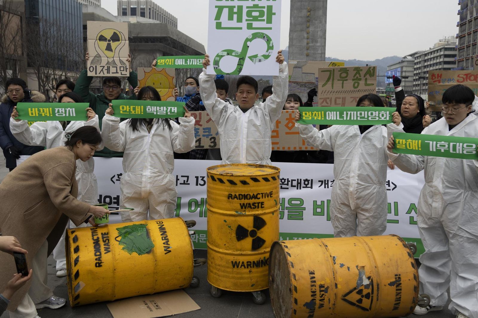 Protesta en Seúl, Corea del Sur, por el vertido al mar de aguas contaminadas tratadas de Fukushima