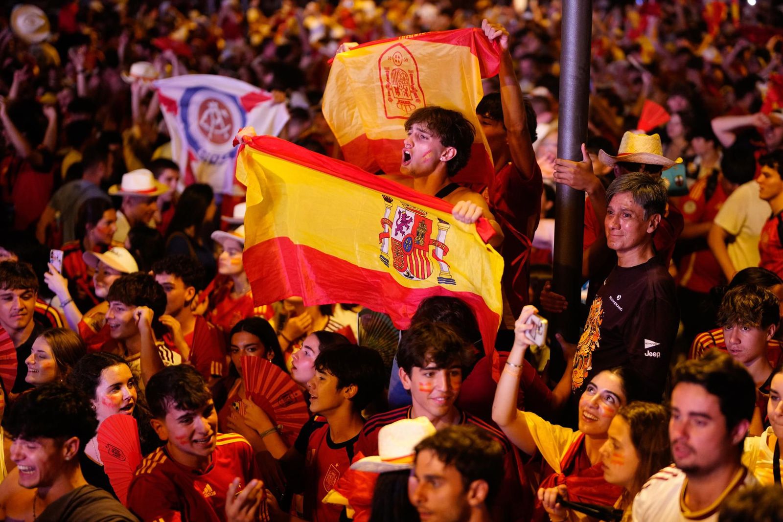Victoria de España, euforia desatada entre los aficionados