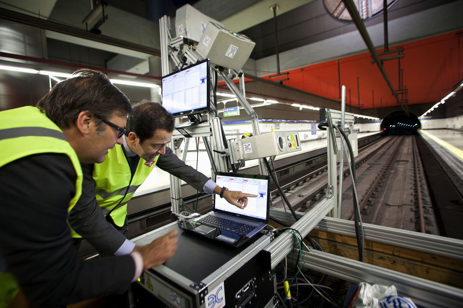 Metro prueba sistema pionero de inspección de túneles con tecnología española