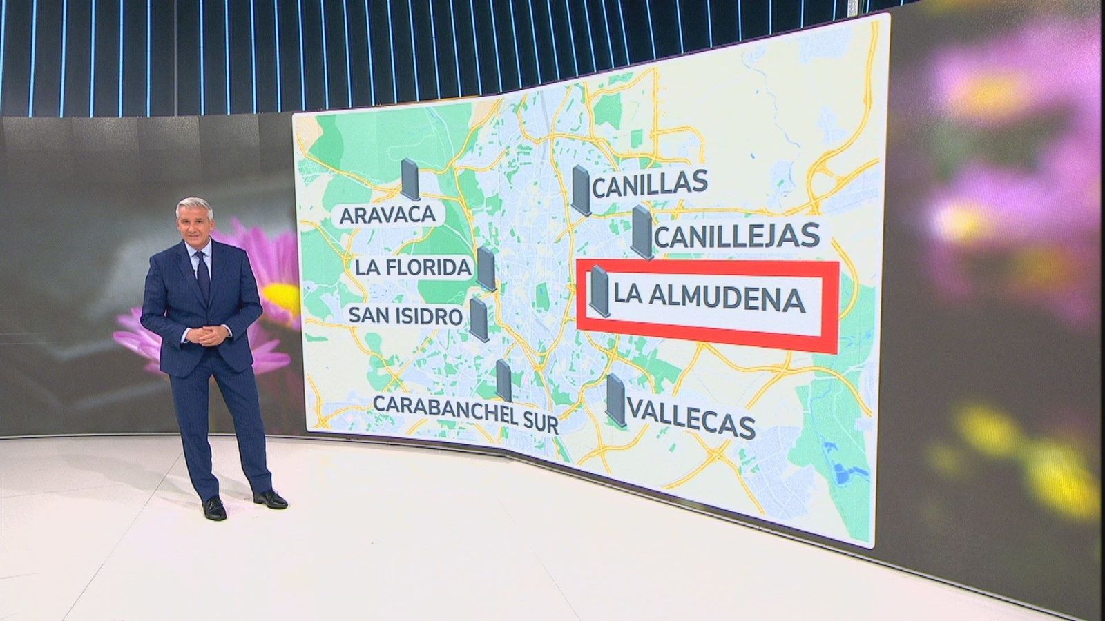 Casi normalidad en los cementerios de Madrid en el Día de Todos los Santos