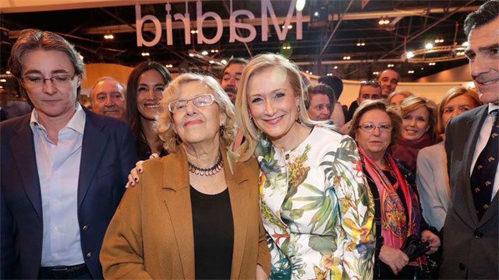 Cifuentes descarta una tasa turística y ve necesario "ordenar" los alojamientos turísticos