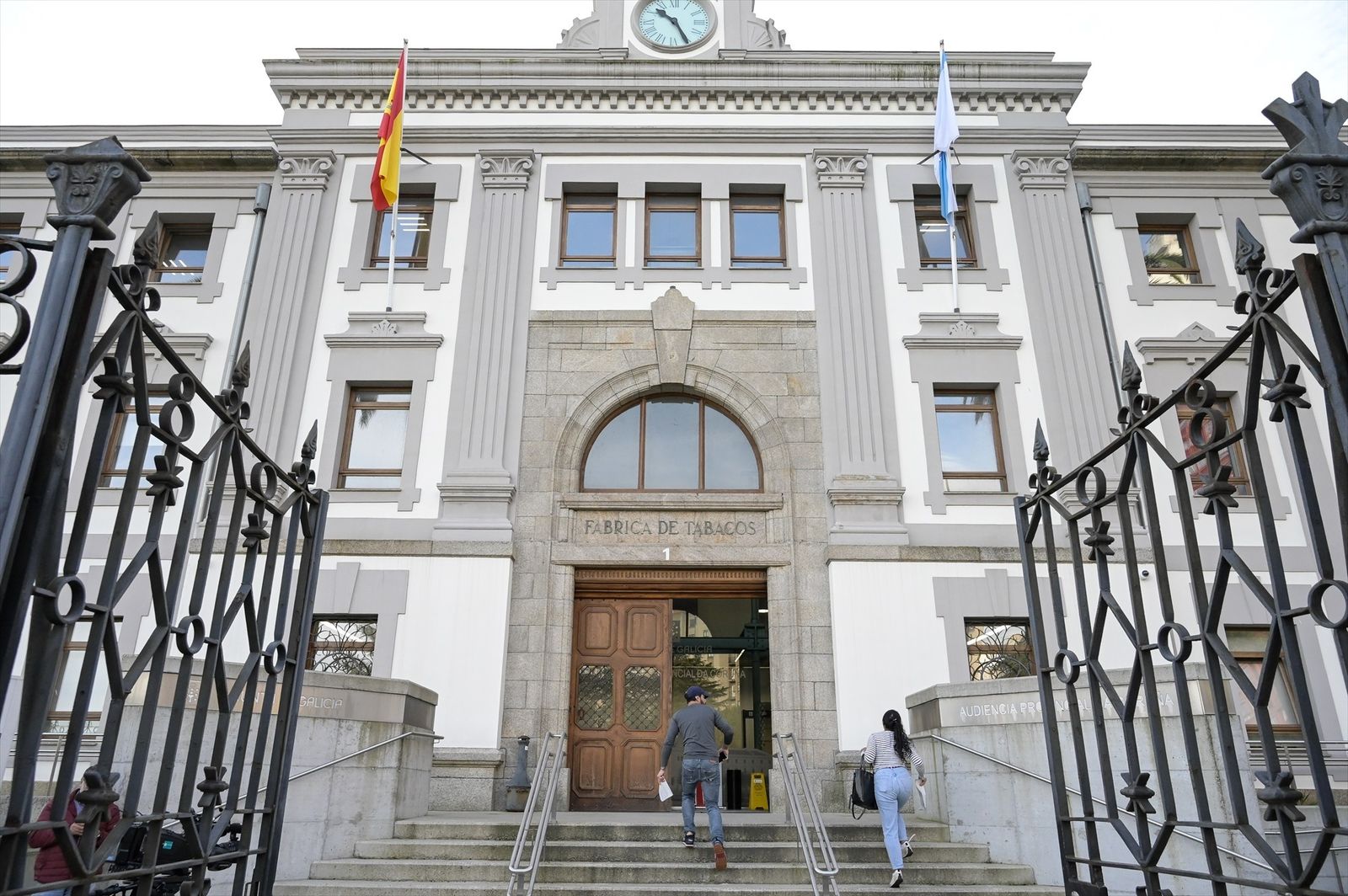 Fachada de la Audiencia Provincial de La Coruña