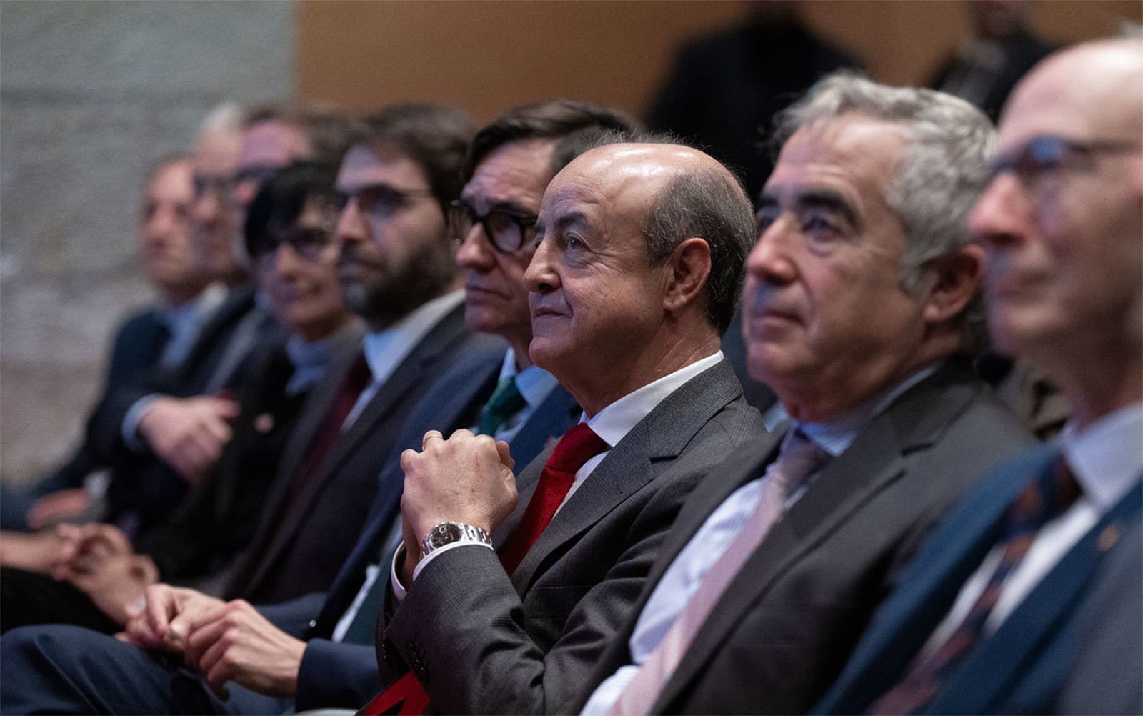 El presidente Tribunal Superior de Cataluña, Jesús María Barrientos, a al derecha de Salvador Illa, líder del PSC