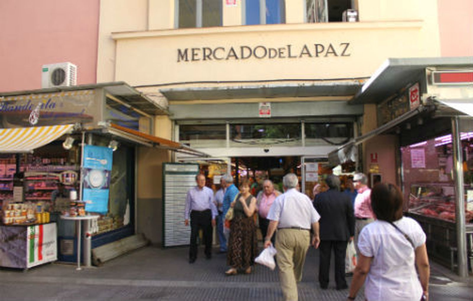 El estancamiento del consumo mete a España en recesión por segunda vez en la crisis