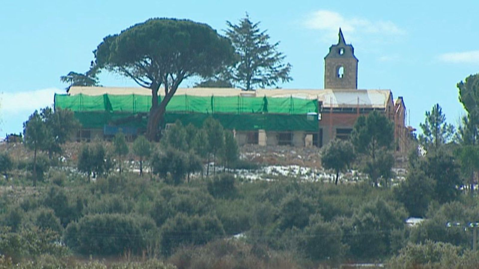 Denuncian la construcción de una mansión ilegal en un espacio protegido de Valdemorillo