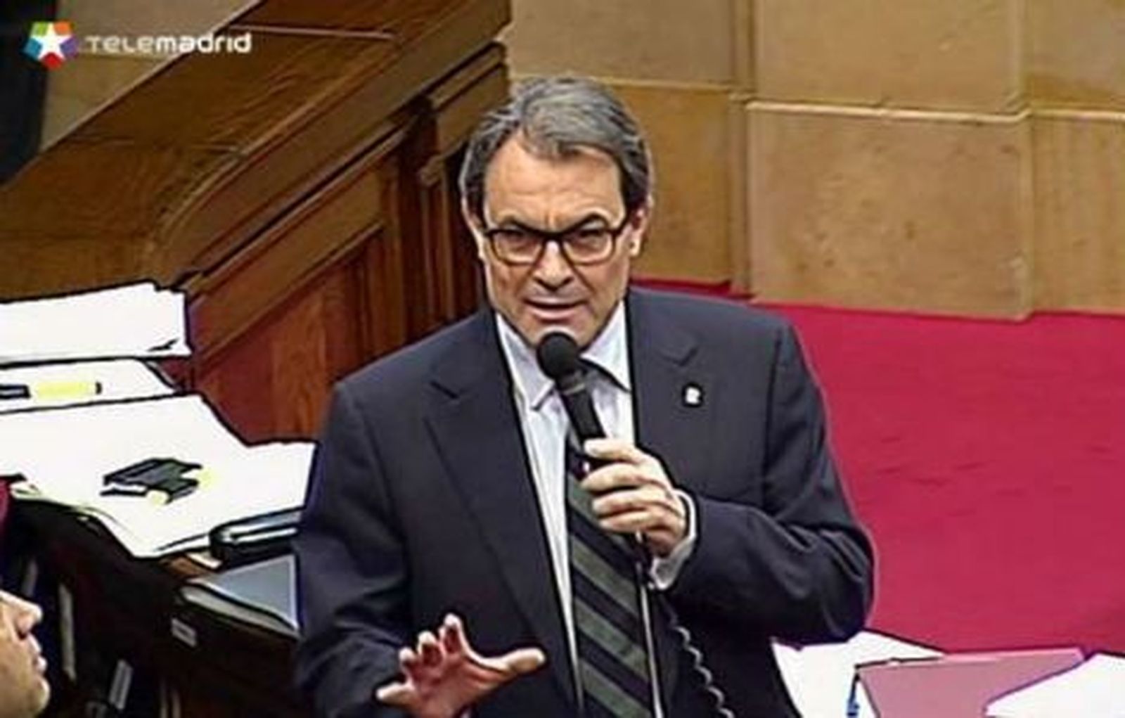 Mas pide "día y hora" a Rajoy y  le reta a presentar una reforma constitucional