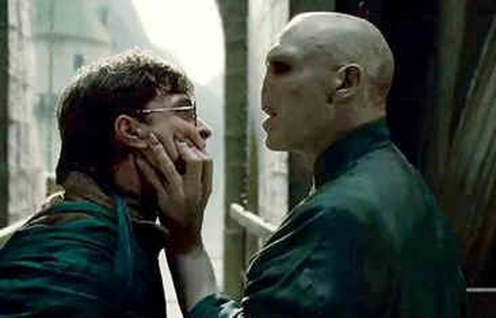 Harry Potter se dispone a hechizar las taquillas con el fin de sus aventuras