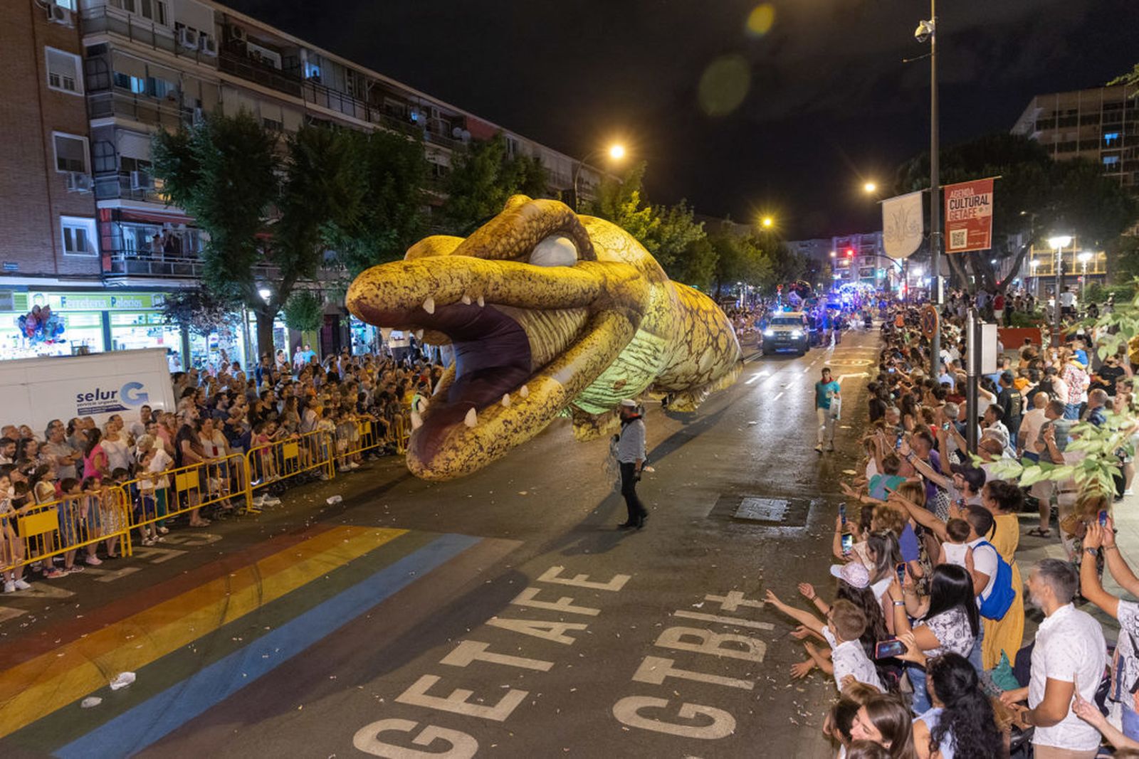 Desfile de carrozas en las fiestas de Getafe