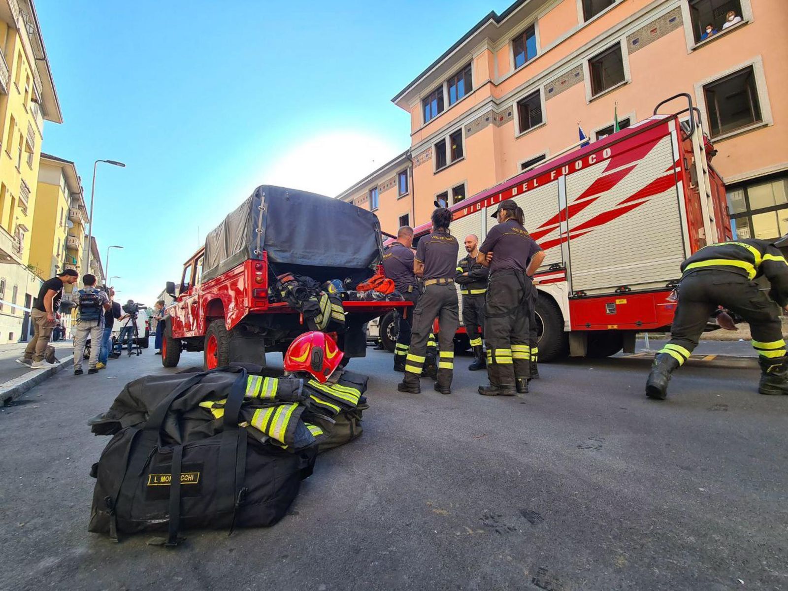 Al menos seis muertos y 80 heridos en un incendio en una residencia de mayores en Milán