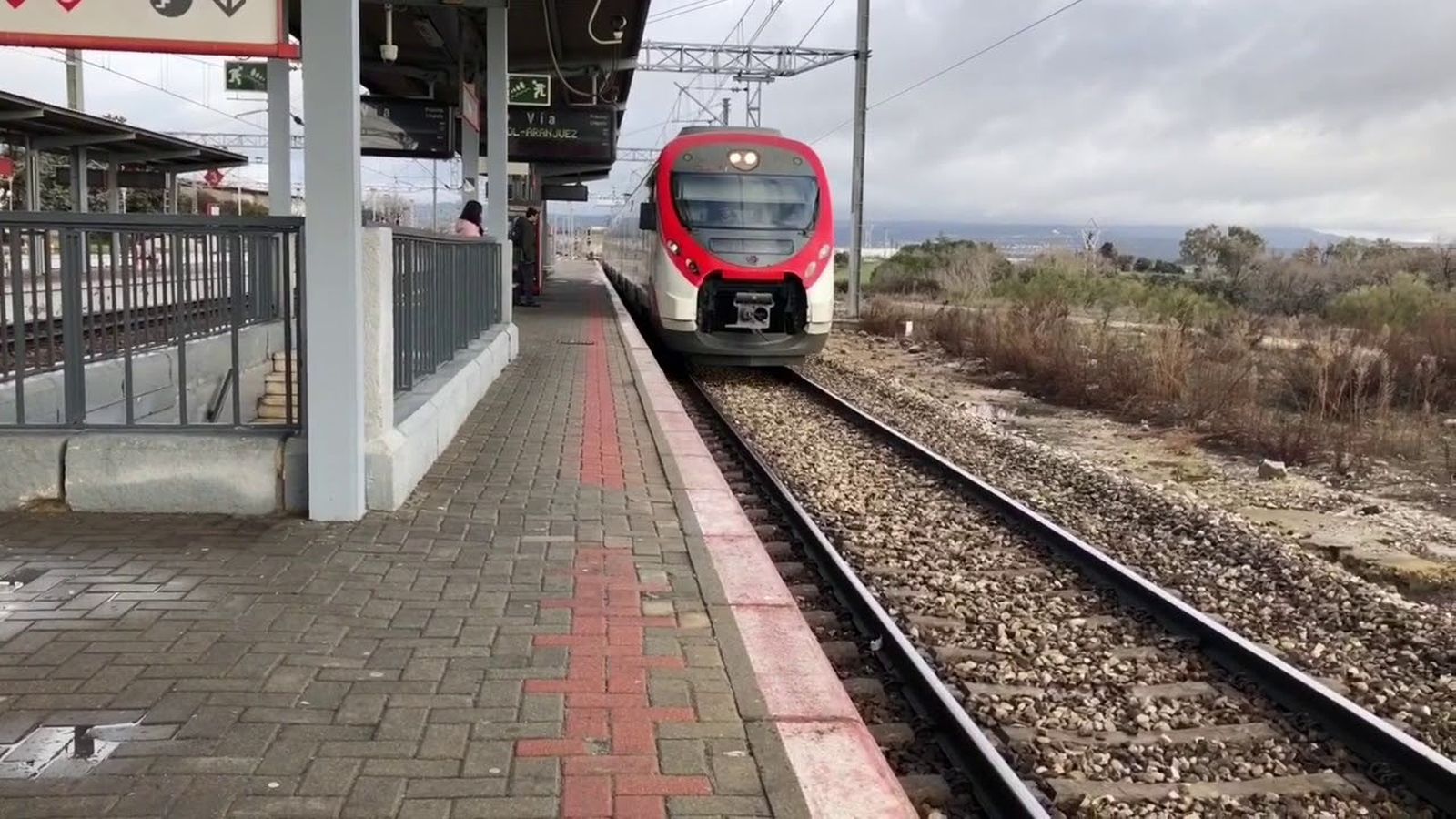 Retrasos de hasta 20 minutos en las líneas C1, C7, C8 y C10 de Cercanías  por una avería