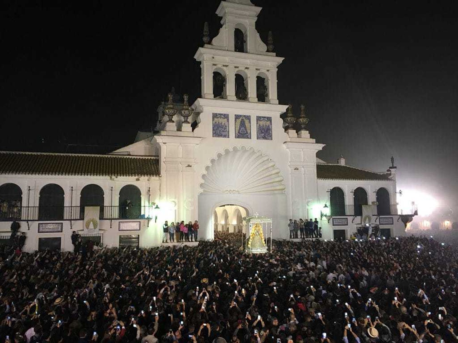 Telemadrid emite este domingo la noche del Rocío y el “Salto de la Reja” en Almonte