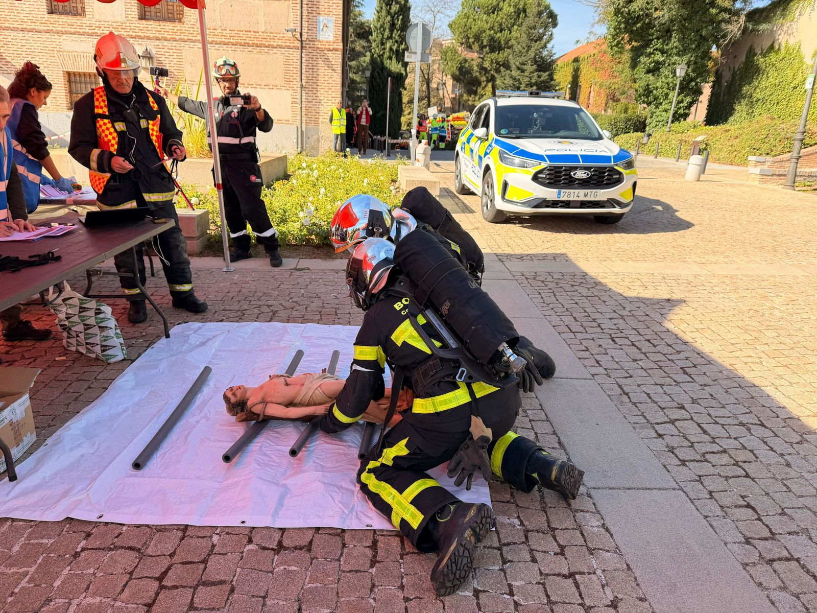 Simulacro de rescate de bienes culturales en una parroquia de Boadilla del Monte