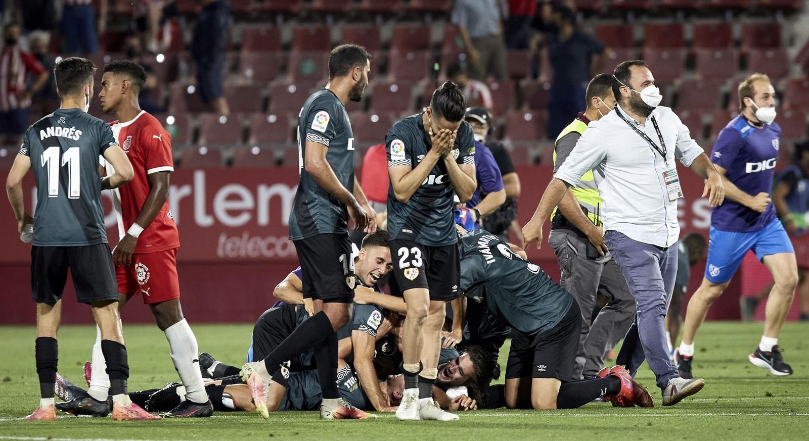 Vallecas celebra el ascenso del Rayo a Primera