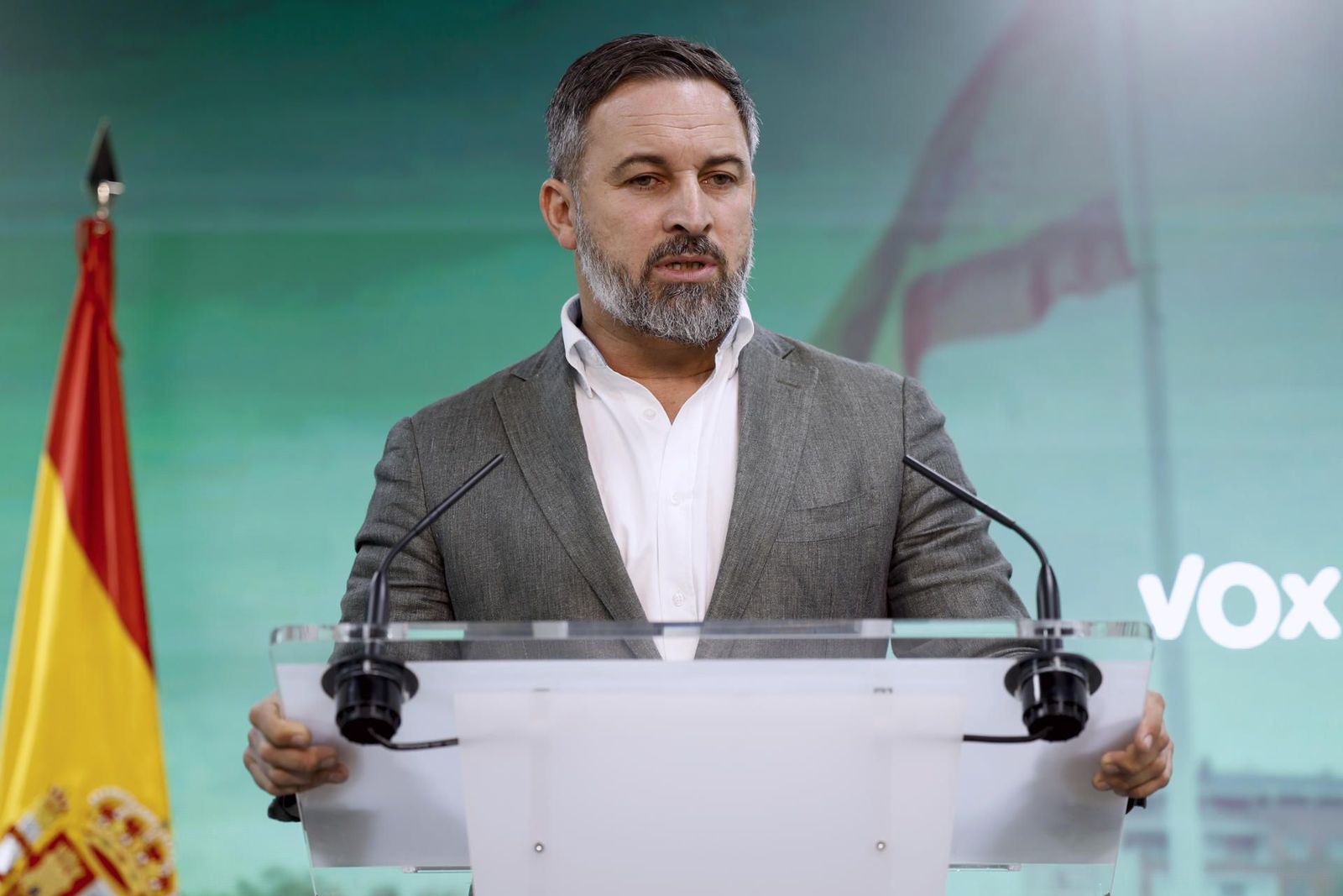 Abascal pide a sus dirigentes que "dejen de mirarse el ombligo" y recuerda que nadie es imprescindible en Vox