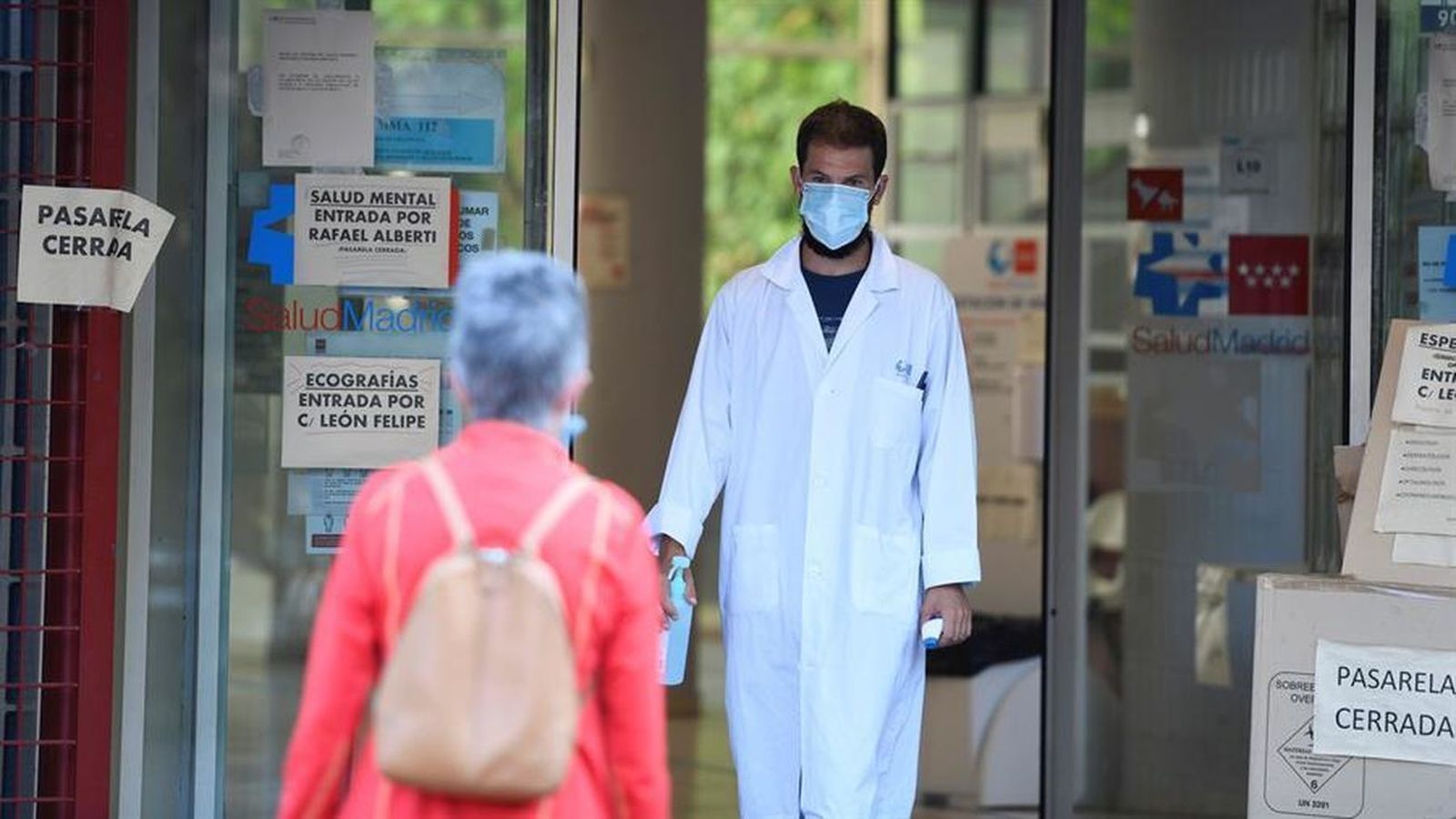 Entrada a un centro de salud de Madrid
