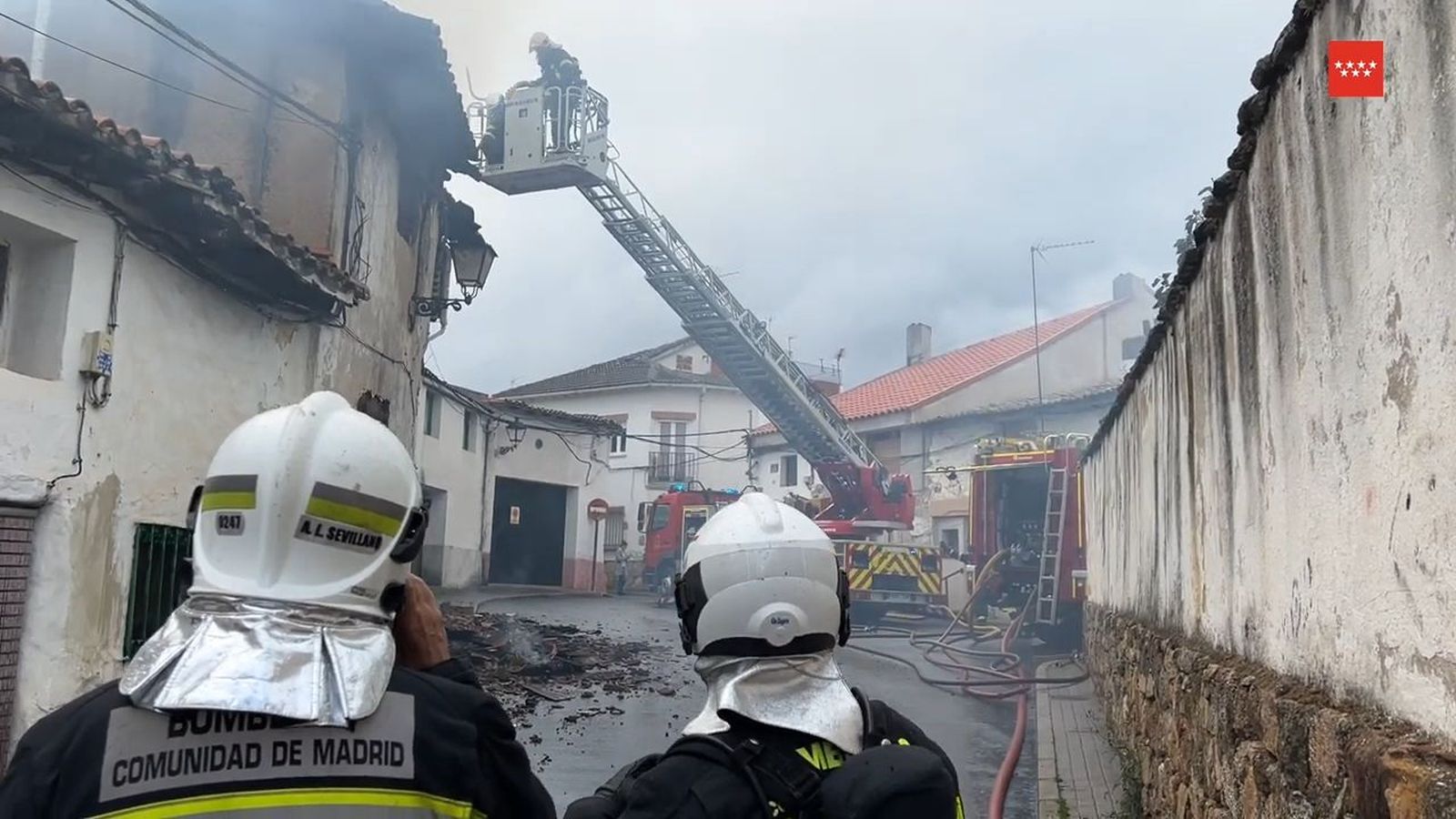 Un incendio destruye tres viviendas en San Martín de Valdeiglesias
