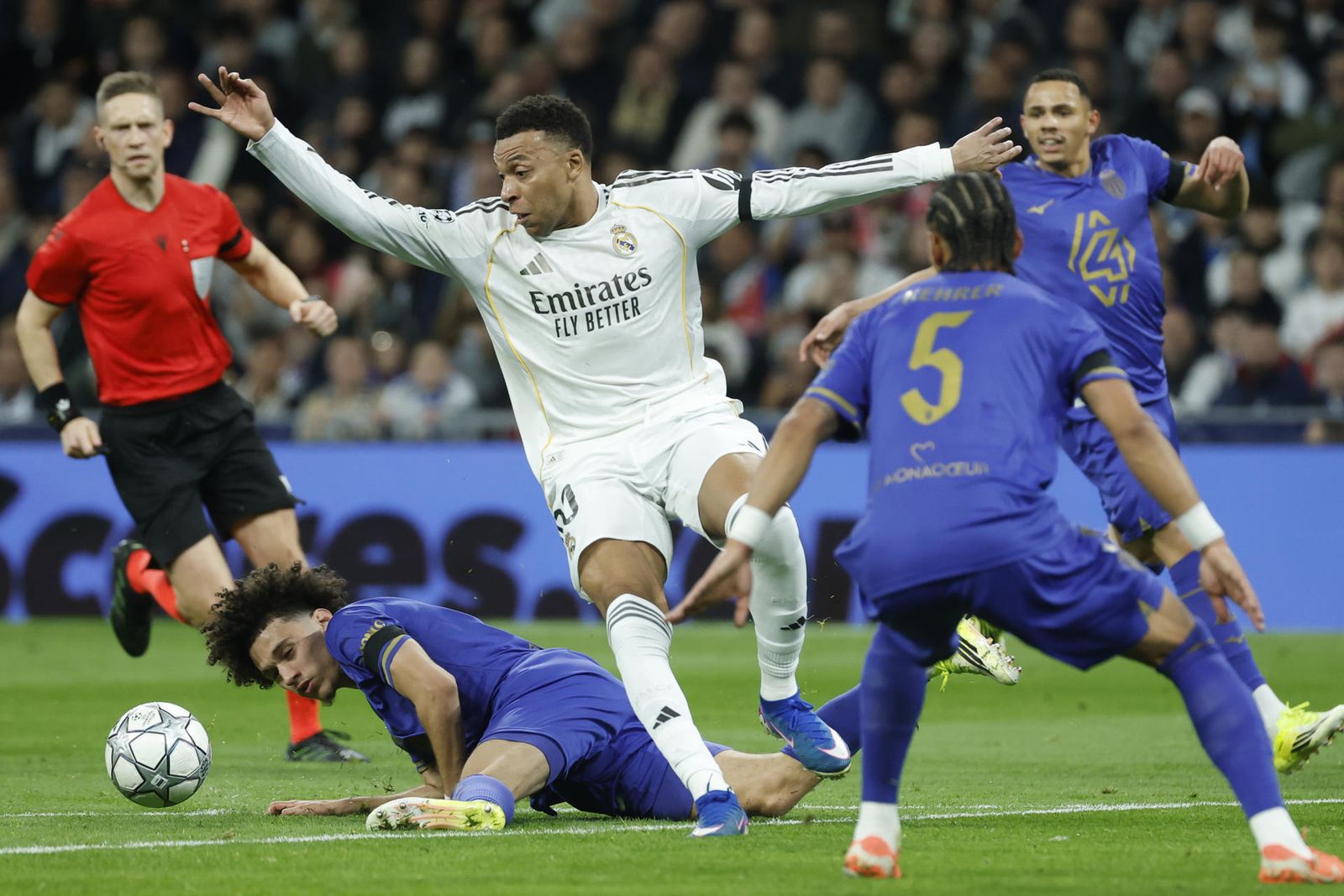 Mbappé ante el Mónaco