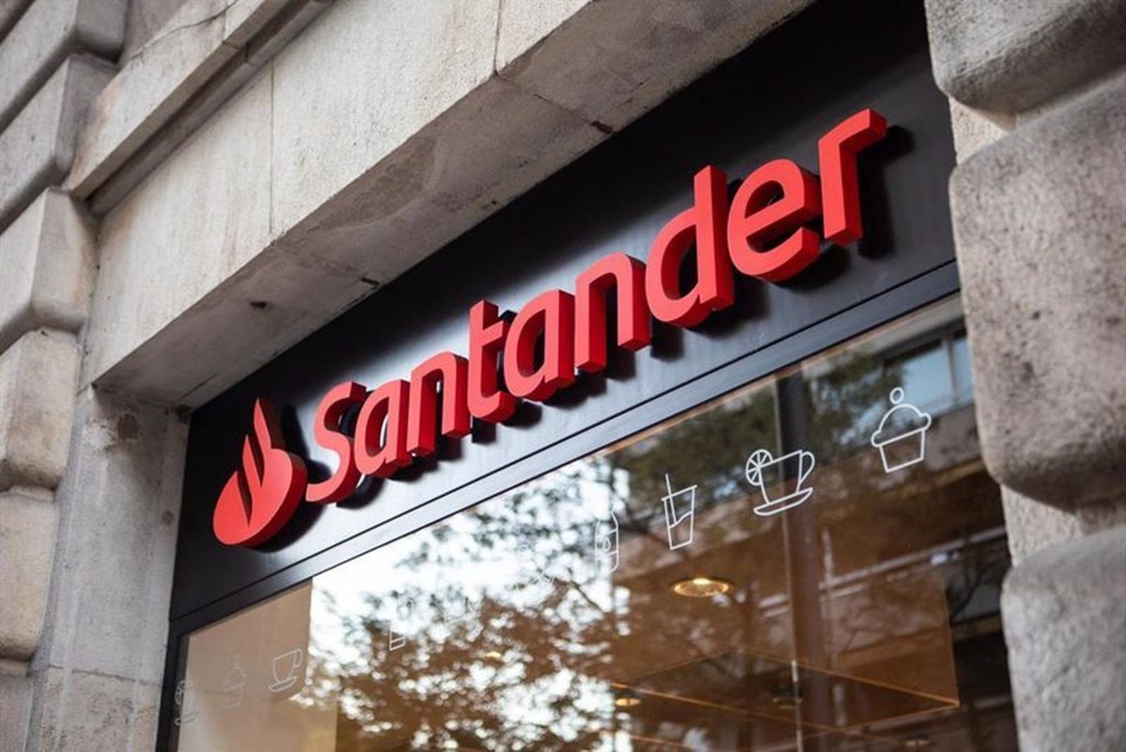Banco Santander lanza un programa internacional para captar talento joven con perfil tecnológico