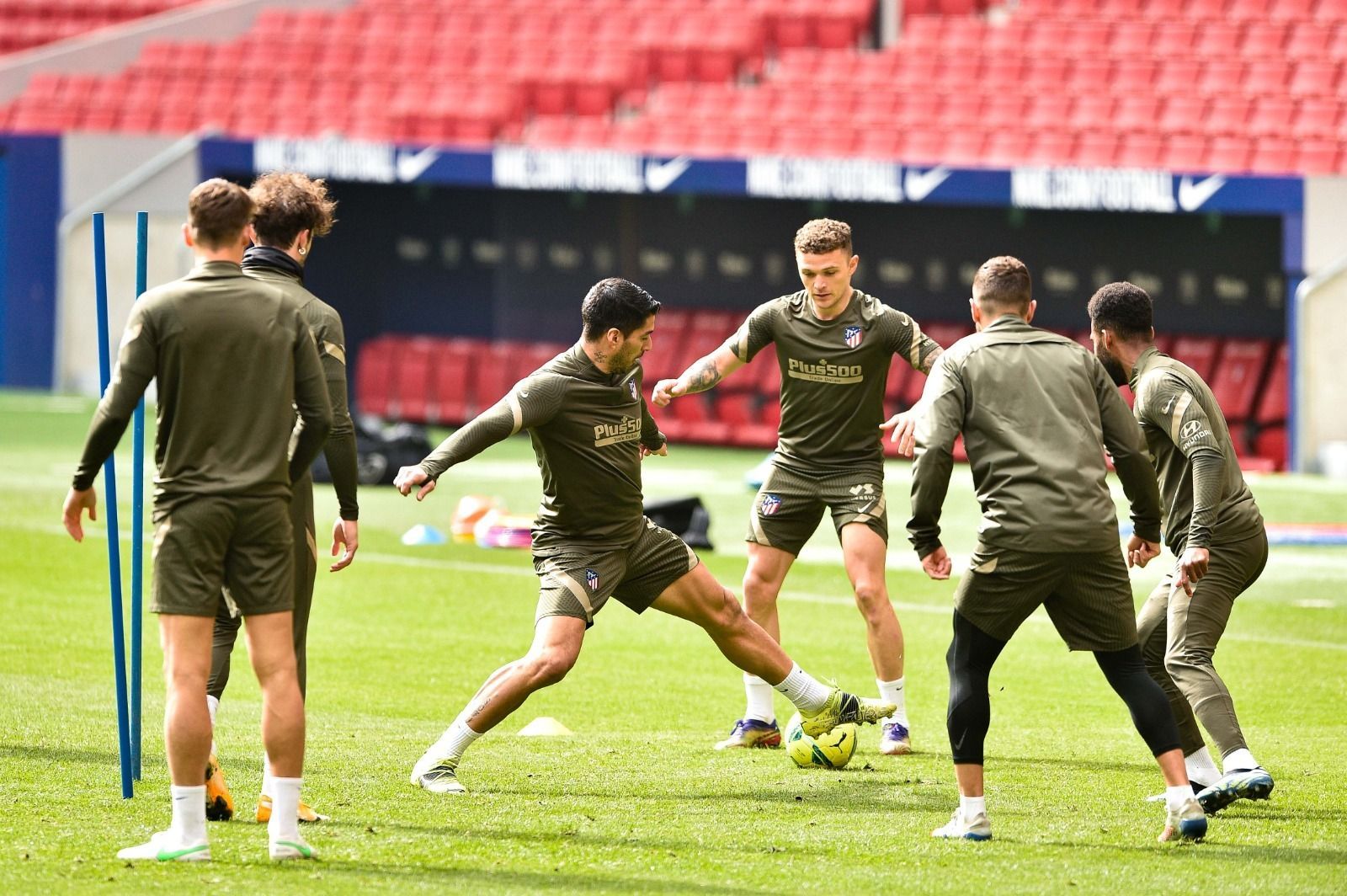 El Atlético se prepara en el escenario del derbi