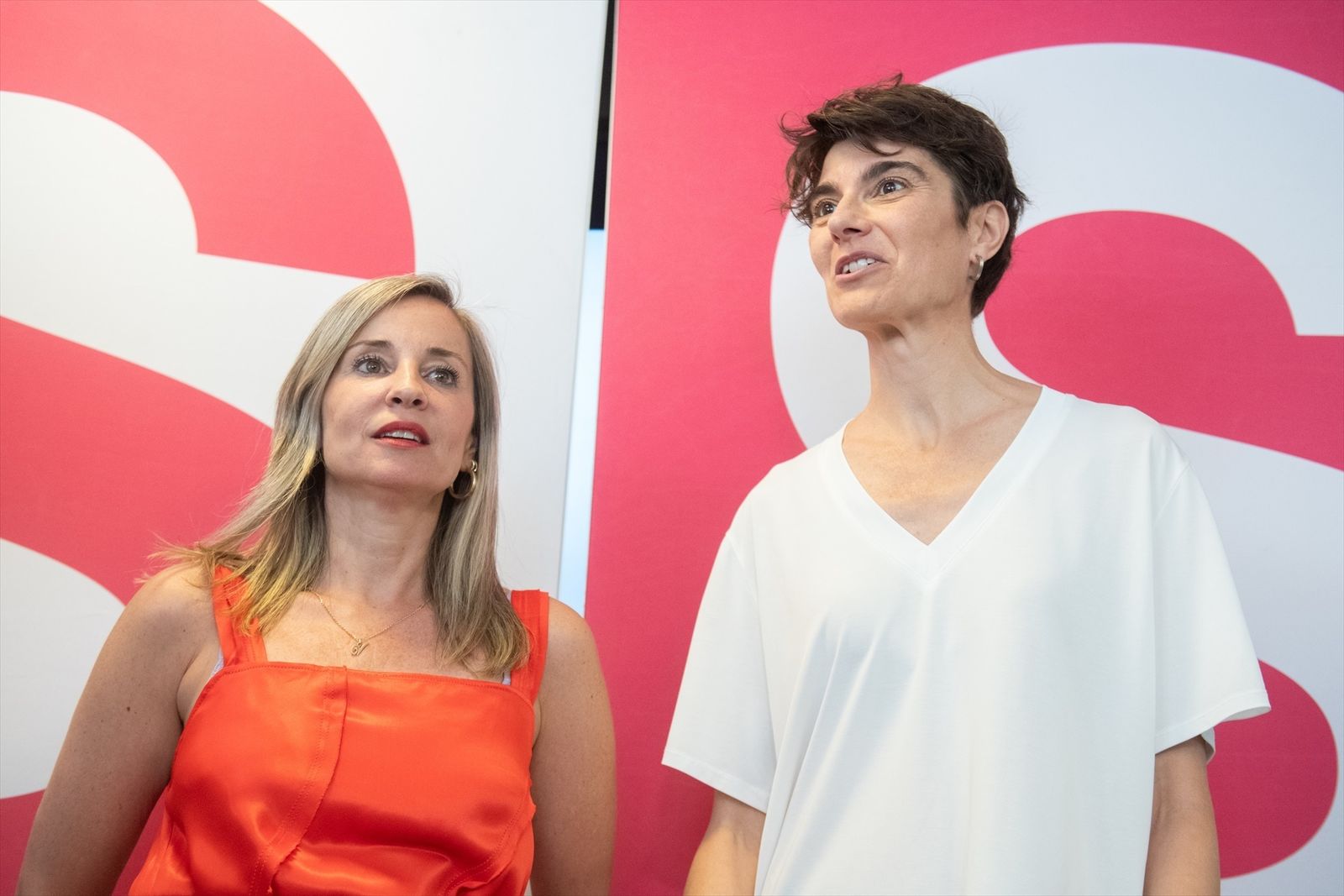 Verónica Martínez Barbero y Rosa Martínez