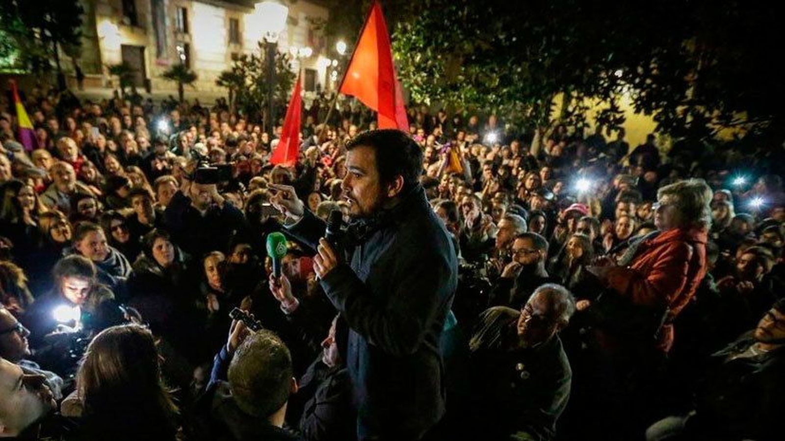 Garzón llama a los indecisos al "voto útil" con sus "ideales y valores"