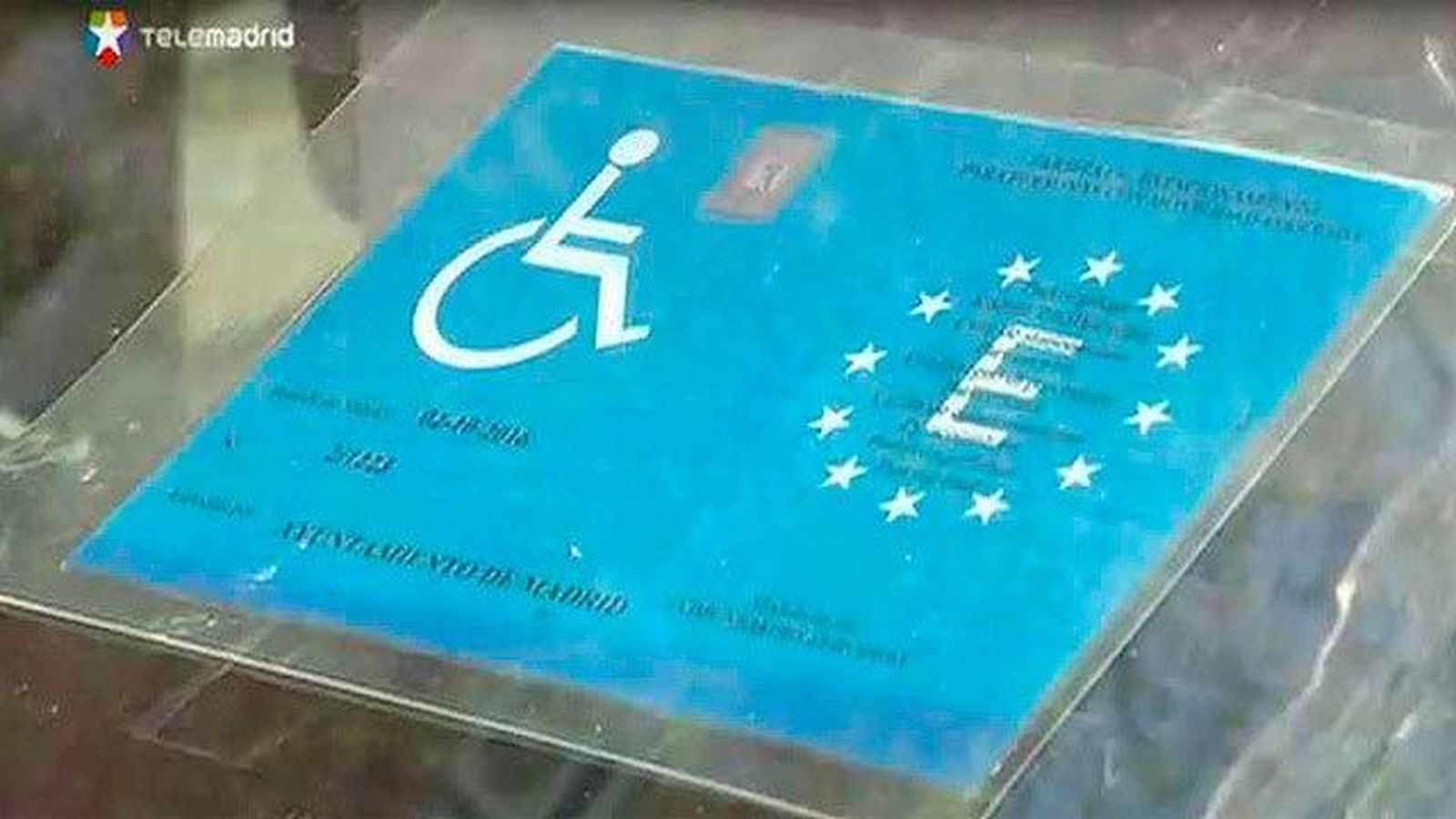 Más de 700 euros en multas por aparacar en zona SER a pesar de la tarjeta de discapacidad