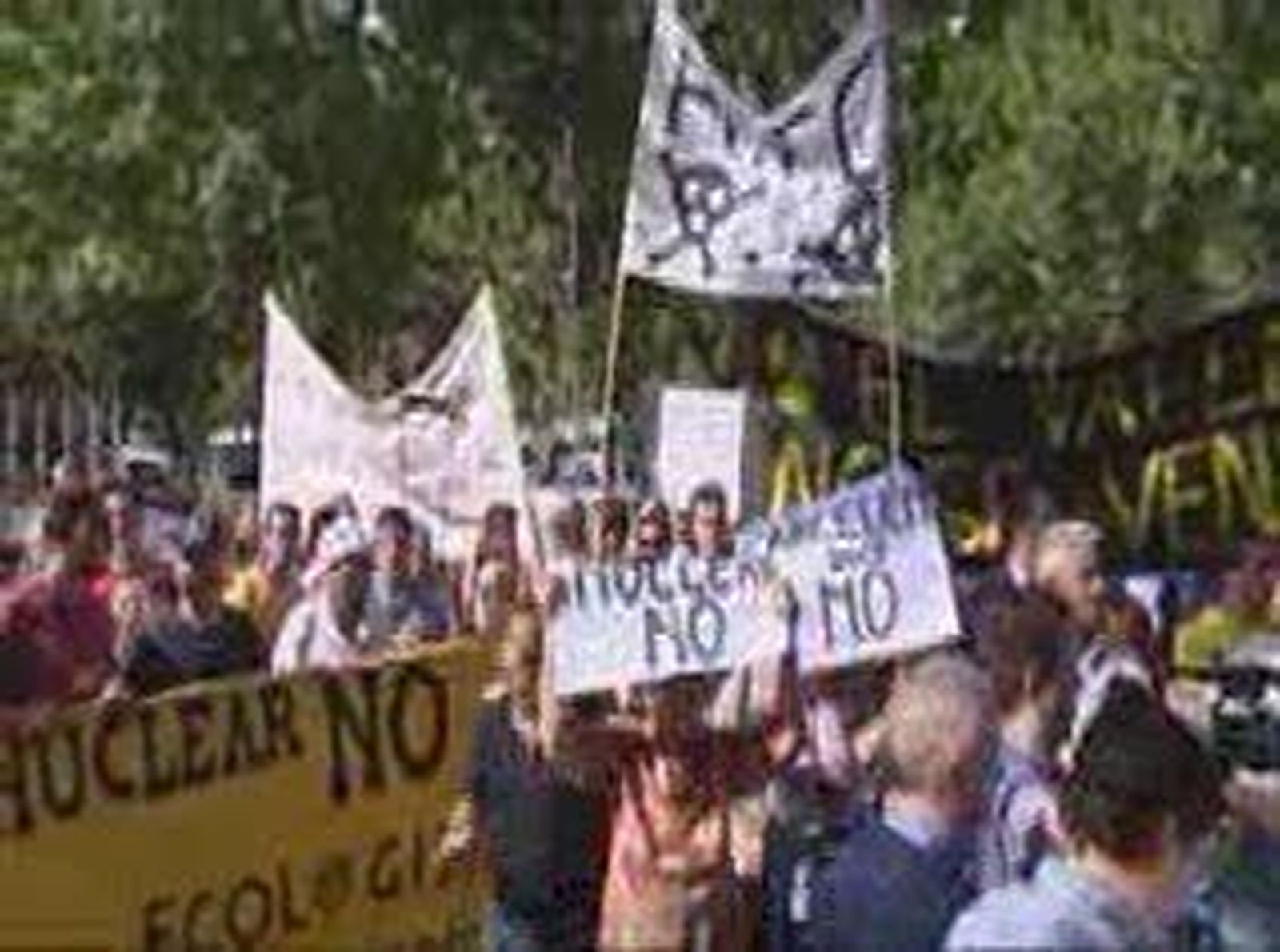 Concentración contra el almacén de Zarra