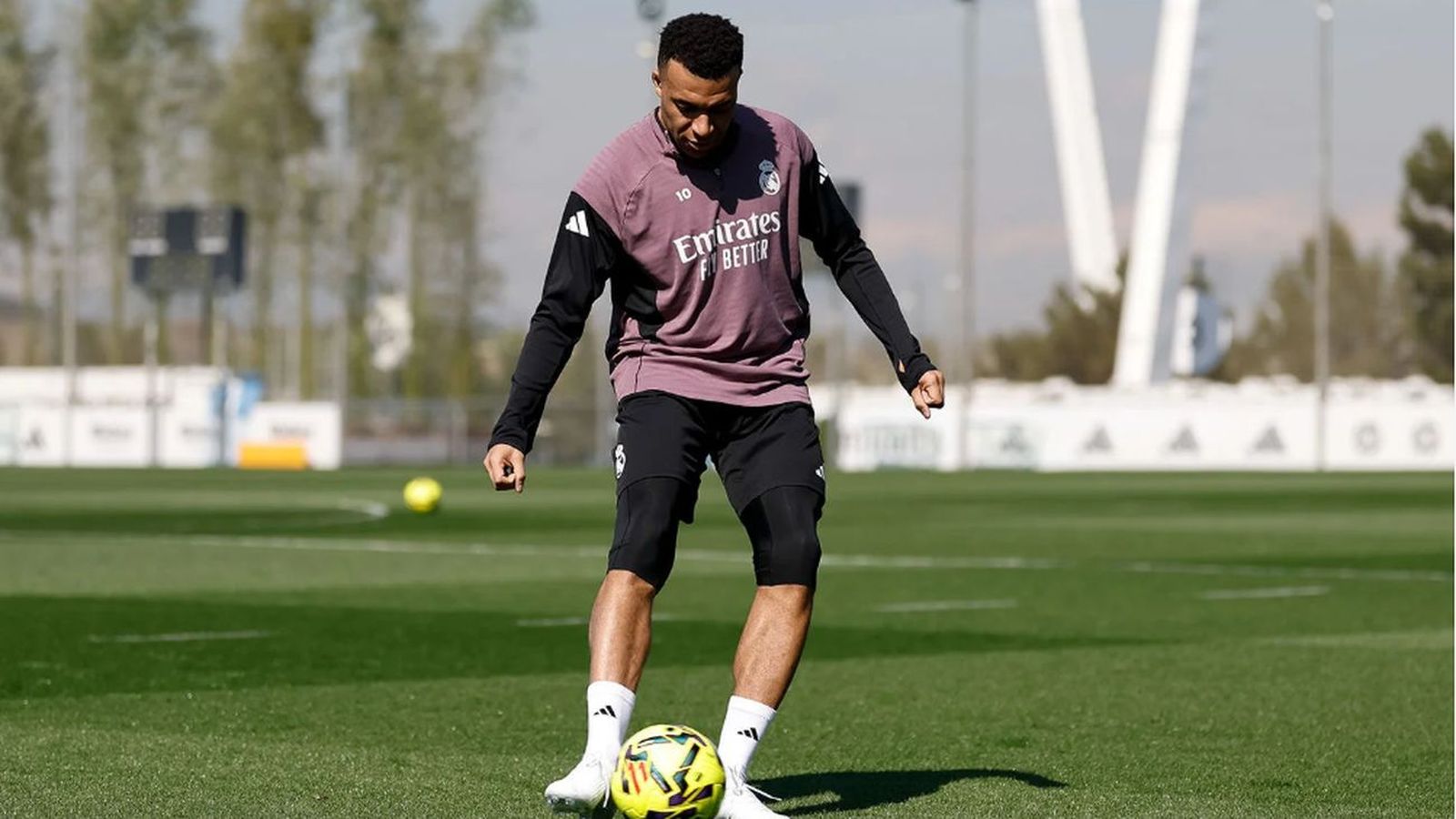 Mbappé ya entrena