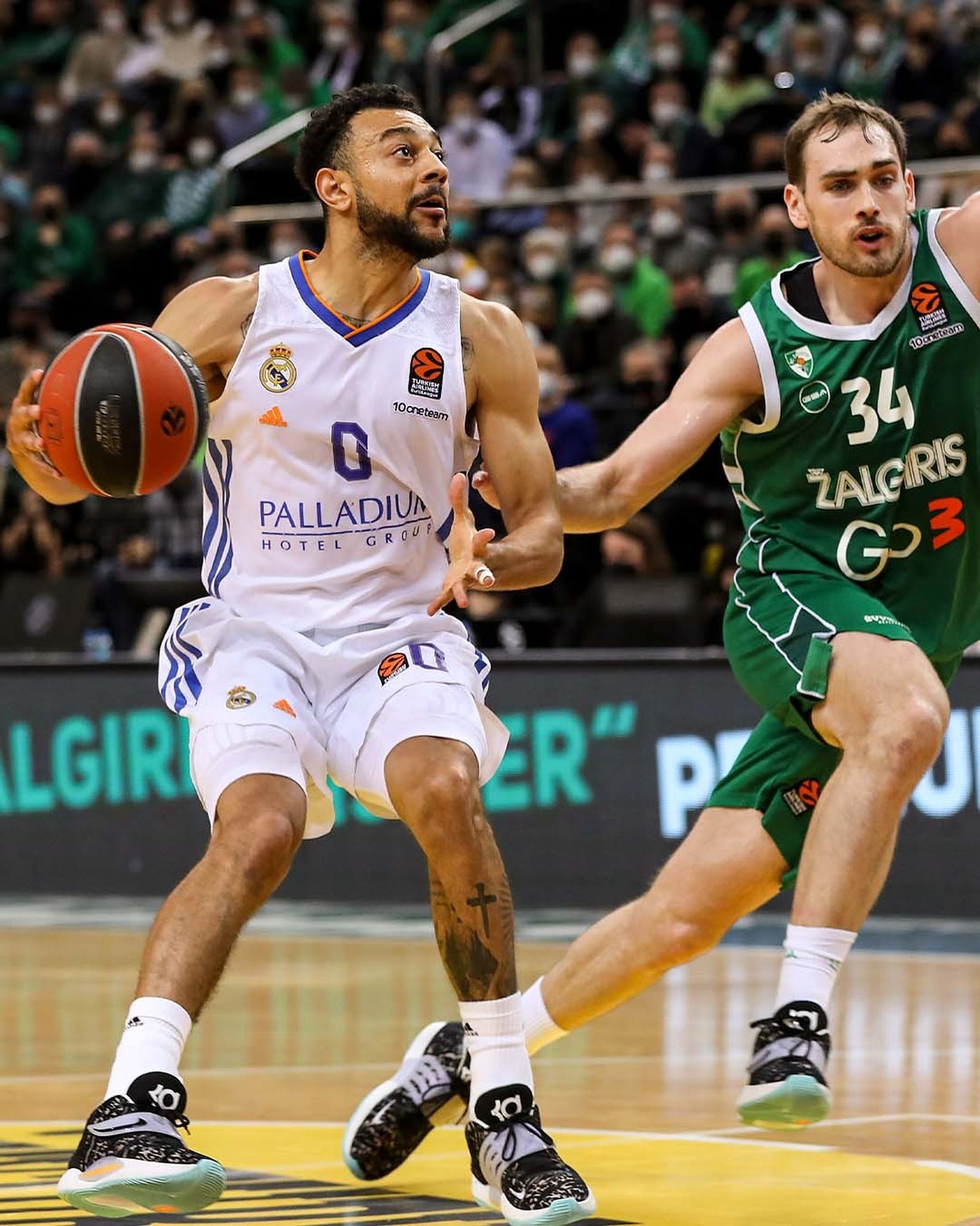 Hanga ante el Zalgiris