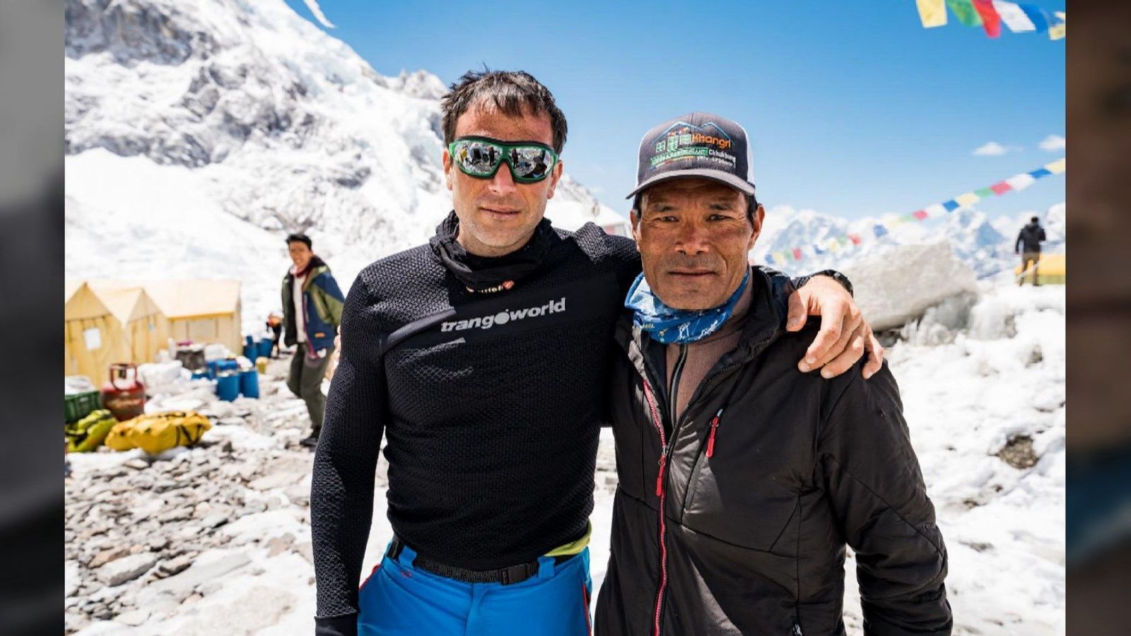 Unos 40 alpinistas españoles, atrapados en Nepal