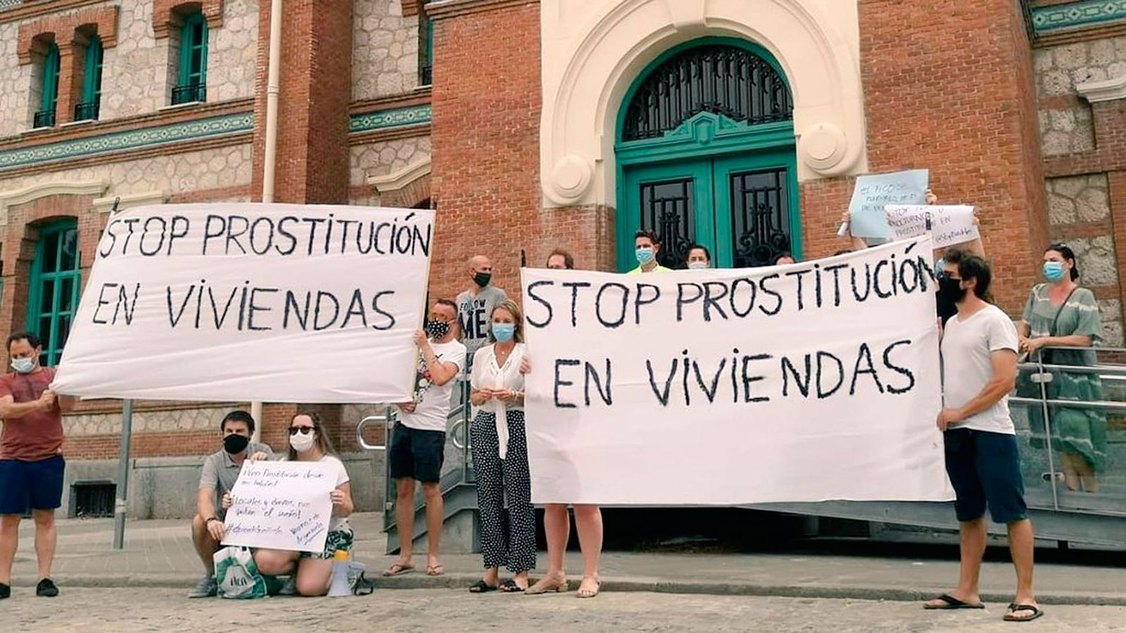 Vecinos de Arganzuela protestan por la proliferación de prostíbulos en el barrio