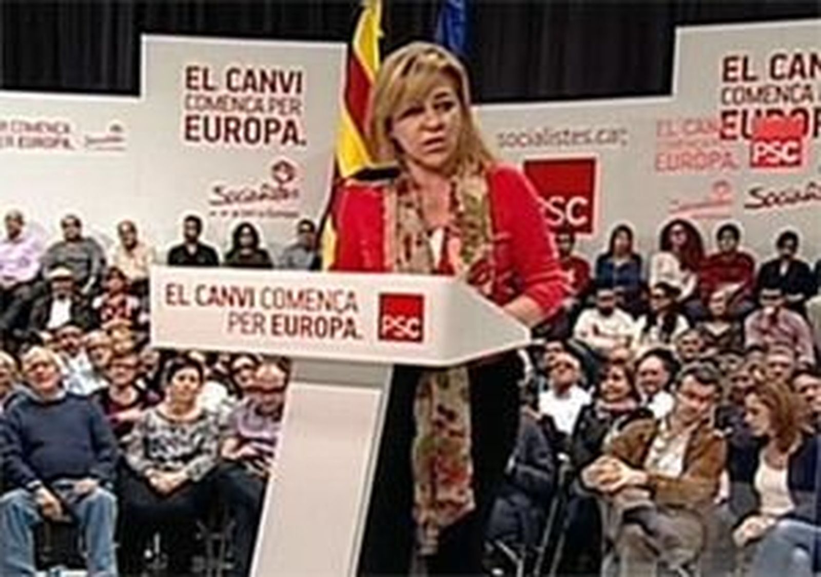 El PSOE oculta la bandera española en sus actos electorales en Cataluña