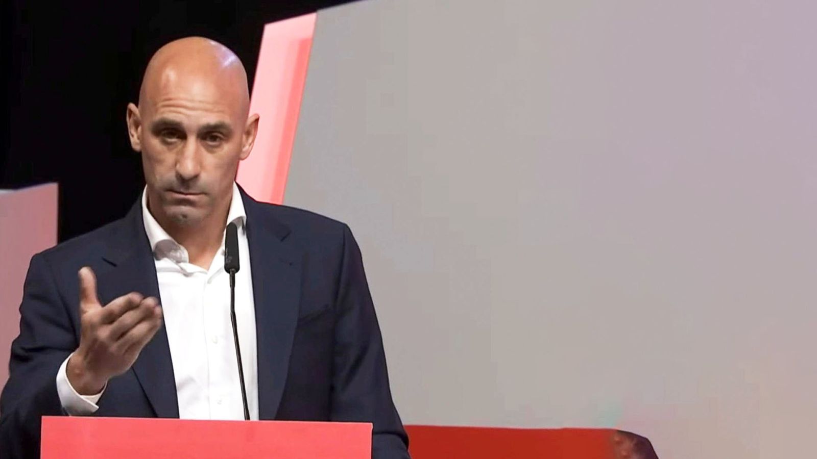 Rubiales se siente una víctima