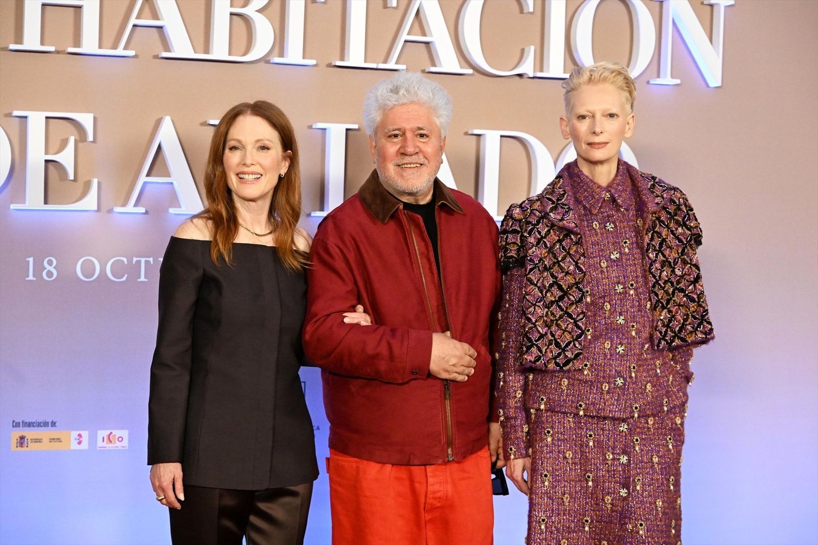 Almodóvar presenta 'La habitación de al lado' arropado por Tilda Swinton y Julianne Moore