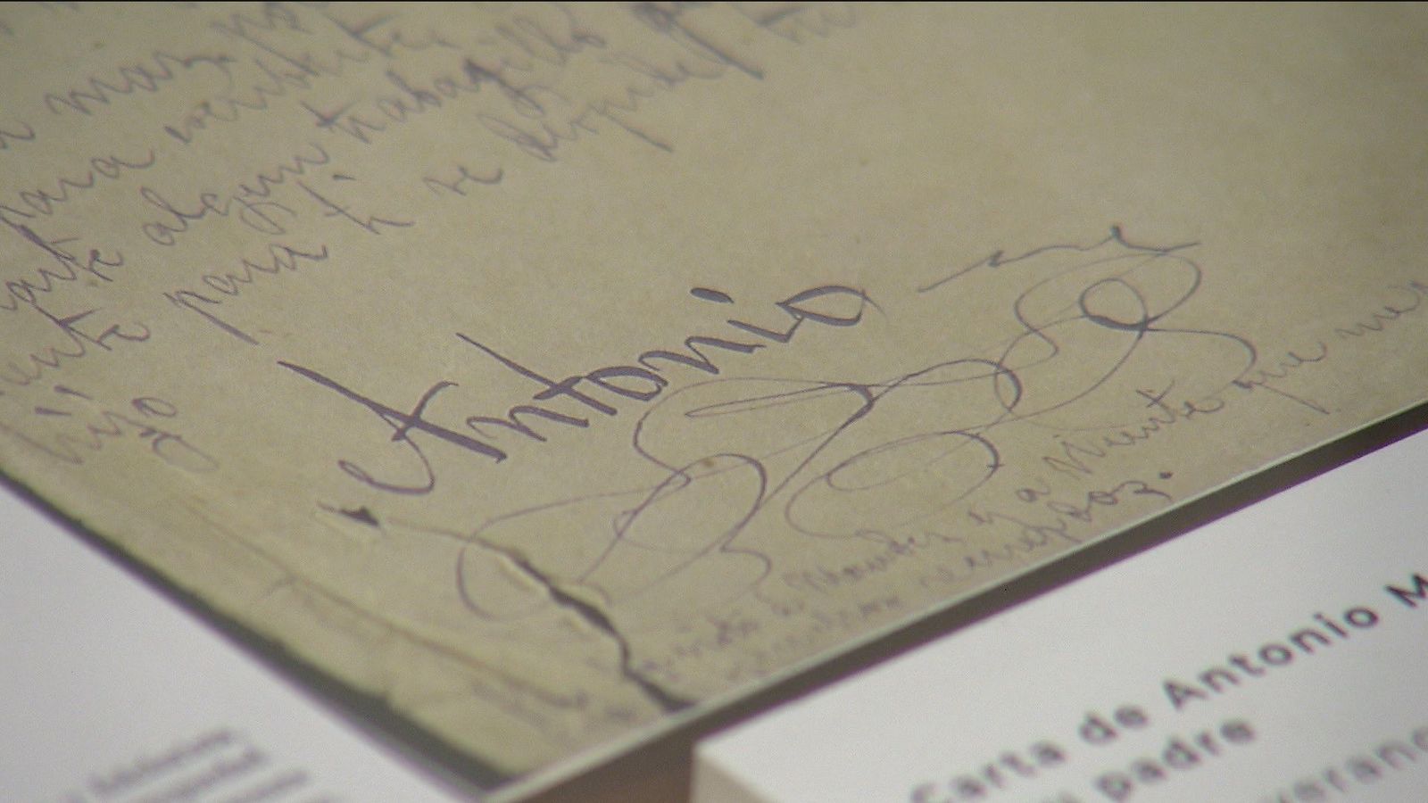 Se instala un buzón para escribir a los hermanos Machado