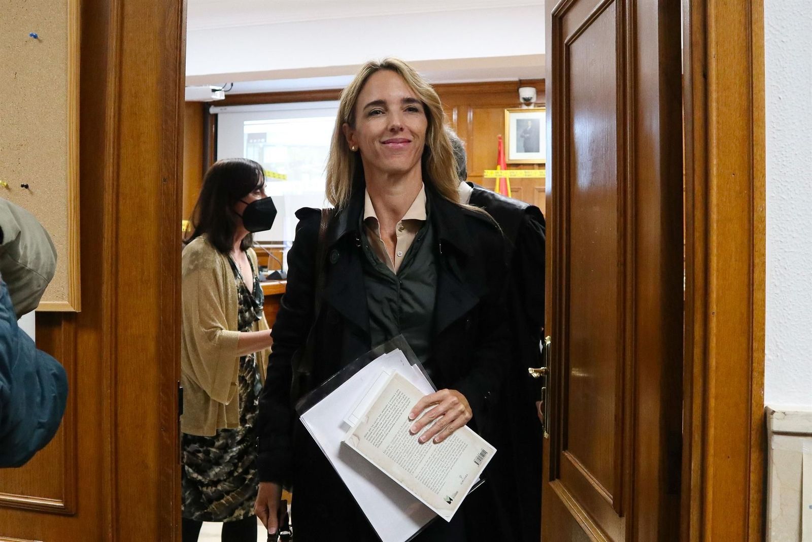 El fiscal pide absolver a Álvarez de Toledo de dañar el honor del padre de Pablo Iglesias