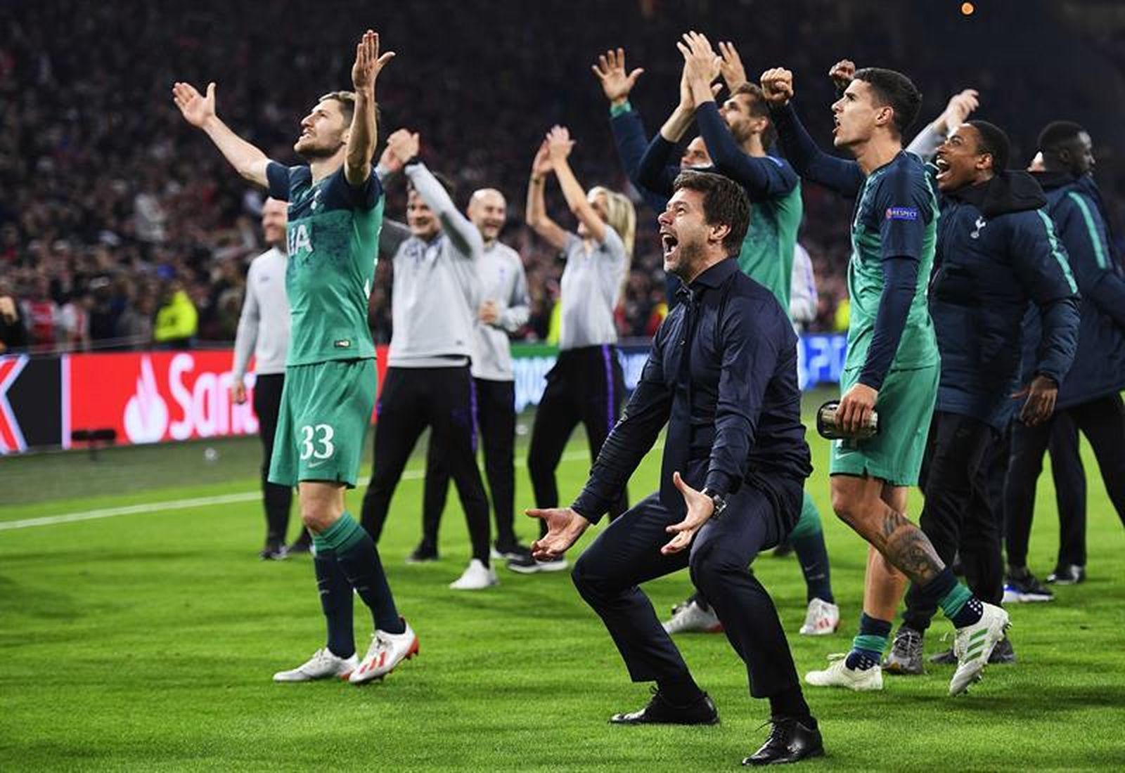 La noche mágica del Tottenham en Amsterdam