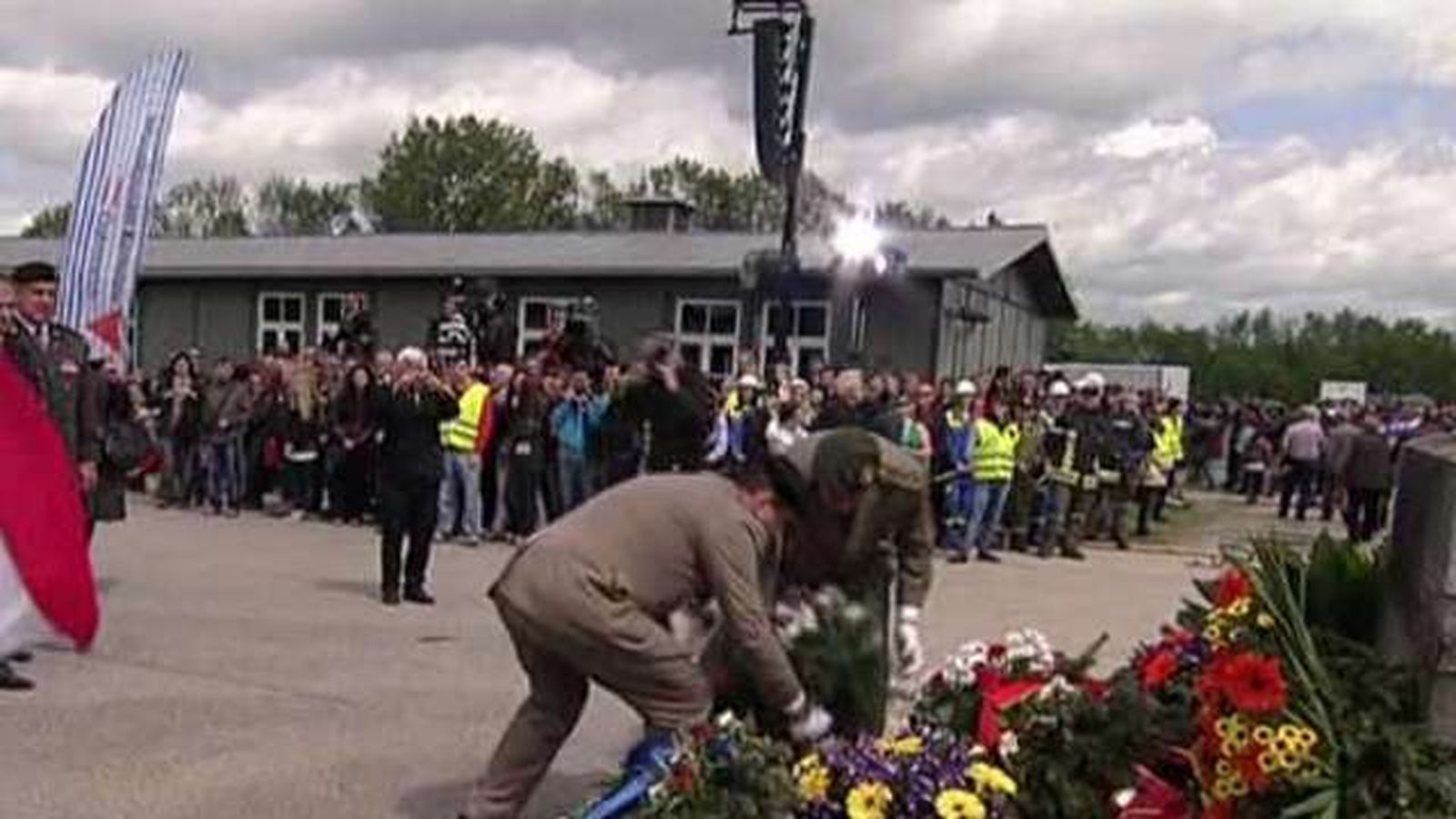 Margallo representa a España en los actos por el  70 aniversario de la liberación de Mauthausen