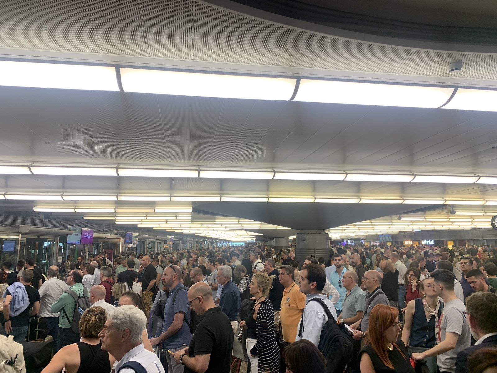 Viajeros en la estación de Atocha