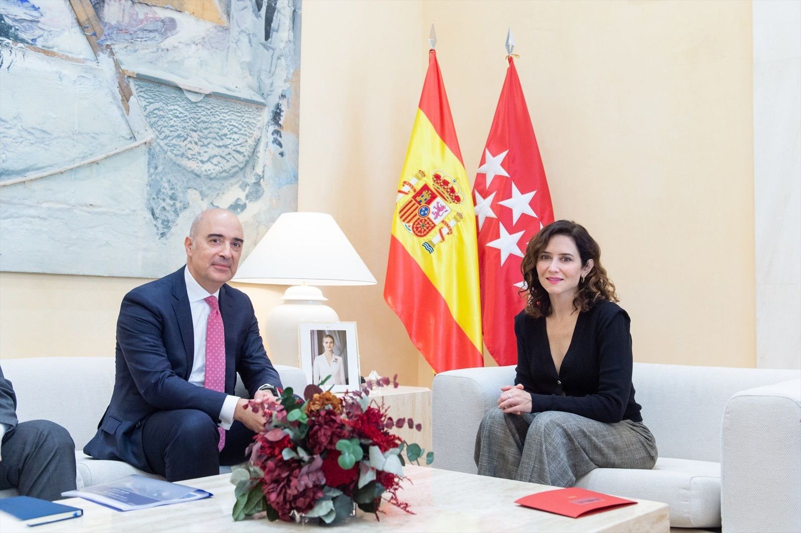 Ayuso se reúne con el nuevo presidente de Airbus España