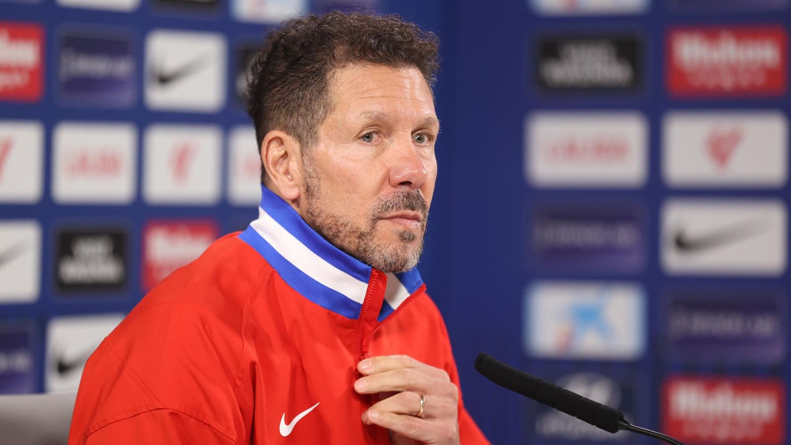 Simeone: "El Barça tiene un ataque increíble e individualidades muy importantes"