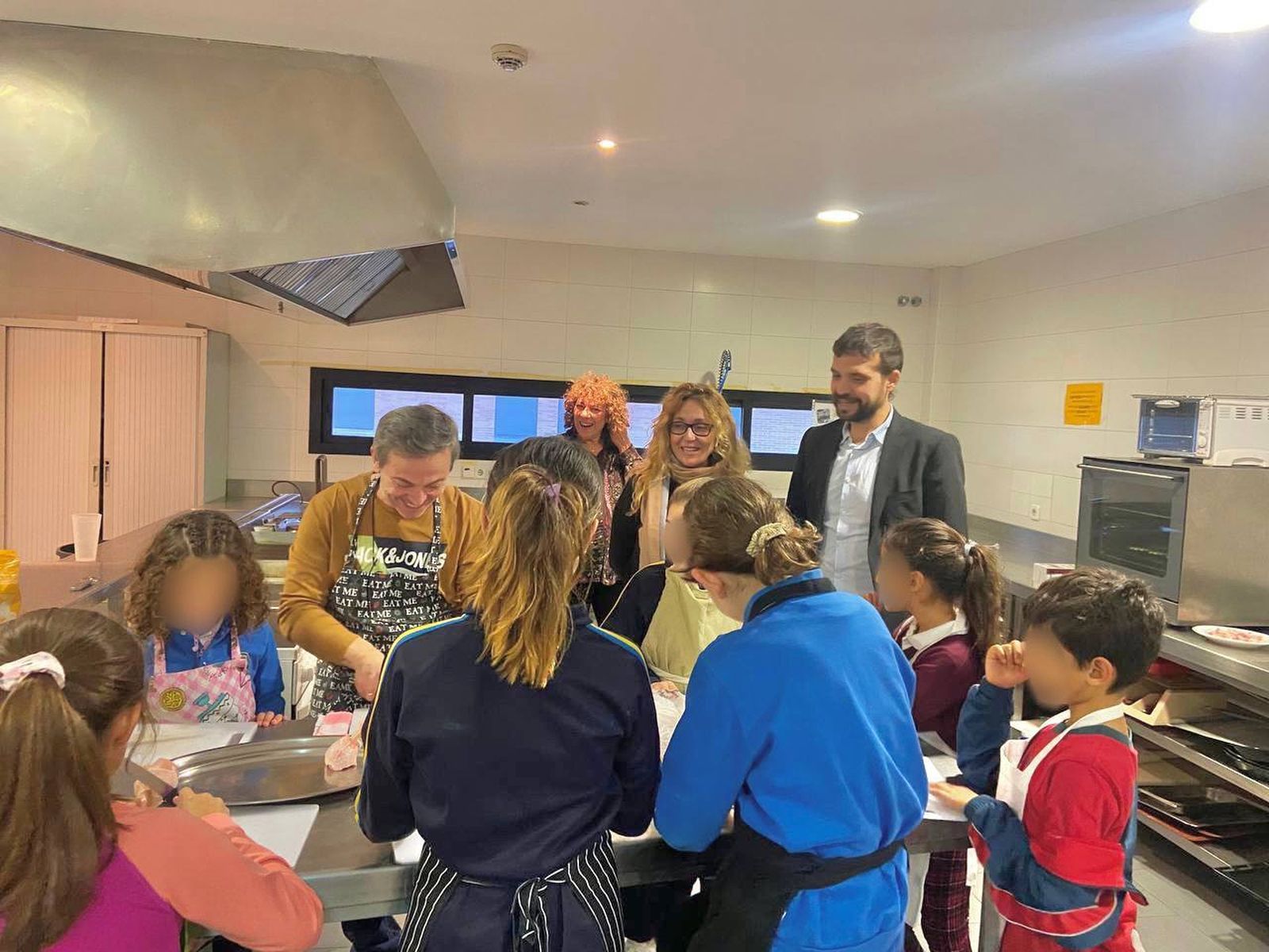 Uno de los talleres de cocina que se imparten en Alcorcón