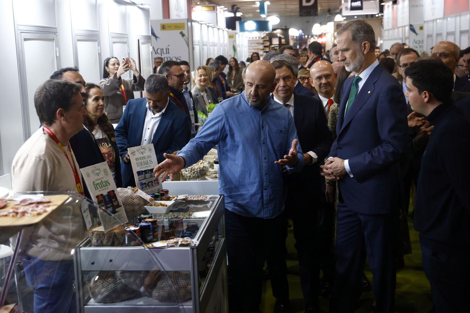 El Rey recorre en Barcelona la feria Alimentaria en su 50ª edición