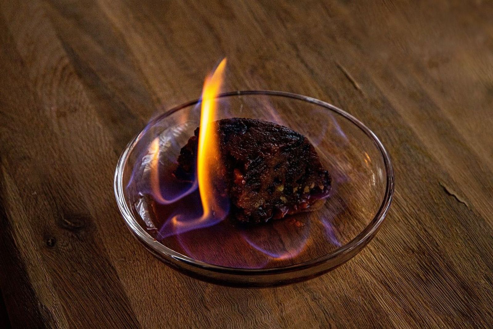 Varios restaurantes de Madrid retiran los platos flameados de sus cartas tras el incendio mortal