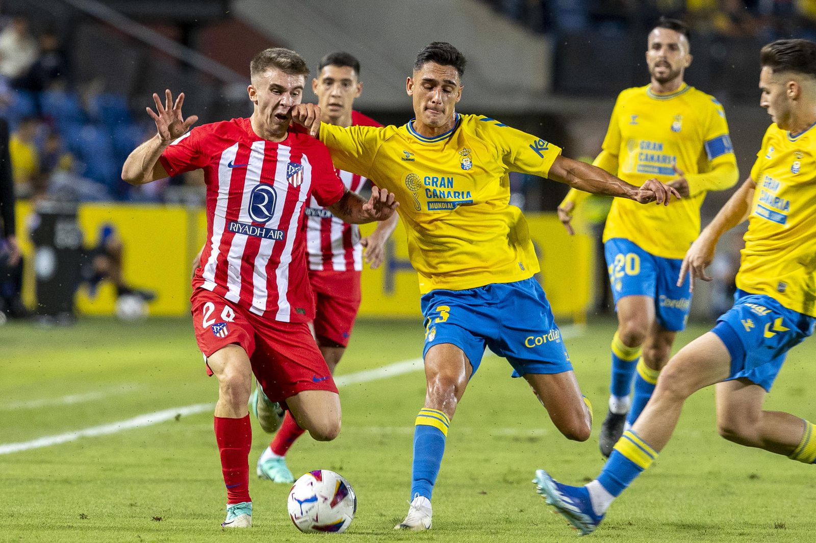Pablo Barrios ante Las Palmas